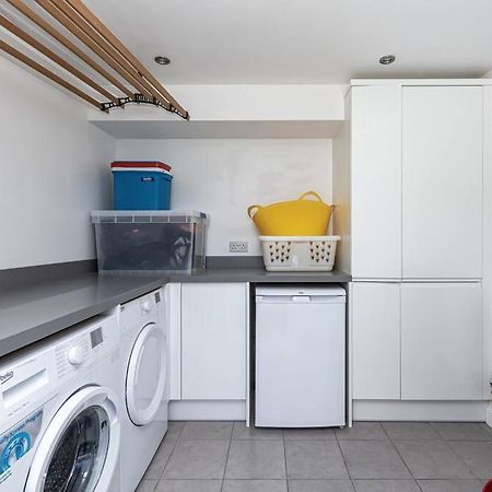 Family-Friendly Retreat Between Beach & Mountains Tremadog ภายนอก รูปภาพ