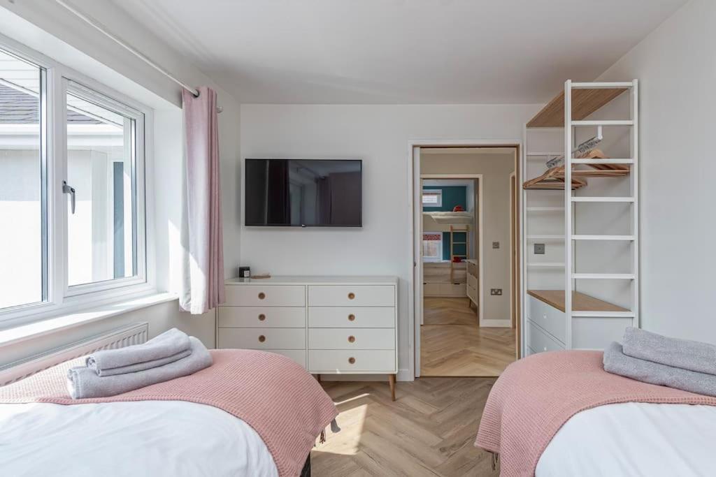 Family-Friendly Retreat Between Beach & Mountains Tremadog ภายนอก รูปภาพ