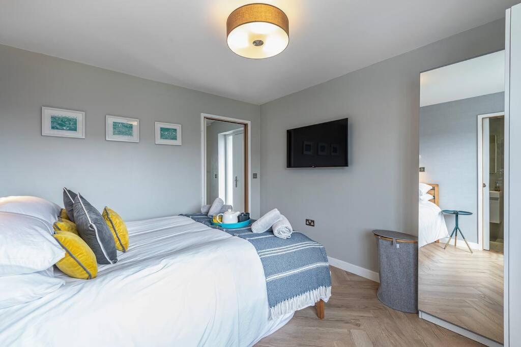 Family-Friendly Retreat Between Beach & Mountains Tremadog ภายนอก รูปภาพ